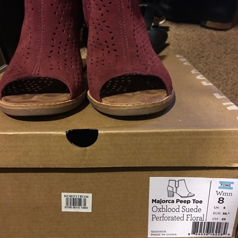 Toms Majorca Peep Toe-Oxblood Suede Floral - Picture 4 of 4